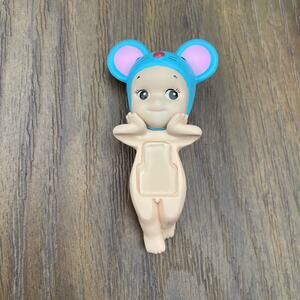 Sonny Angel Hipper Mouse collectible mini figure attach me